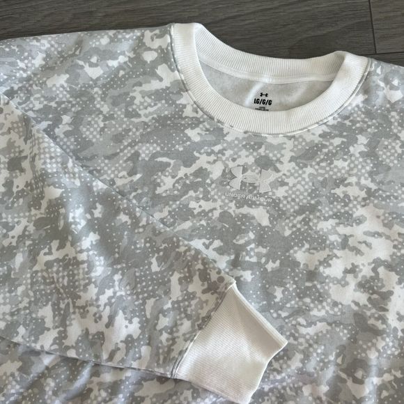Under Armour Rival Fleece Gray Camo Crew Cropped Long‎ Sleeve Sweater Size Large - Picture 1 of 7